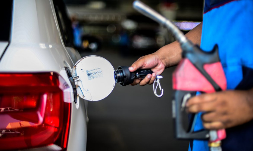 Gasolina com 32% de etanol come&ccedil;a a valer; veja os impactos