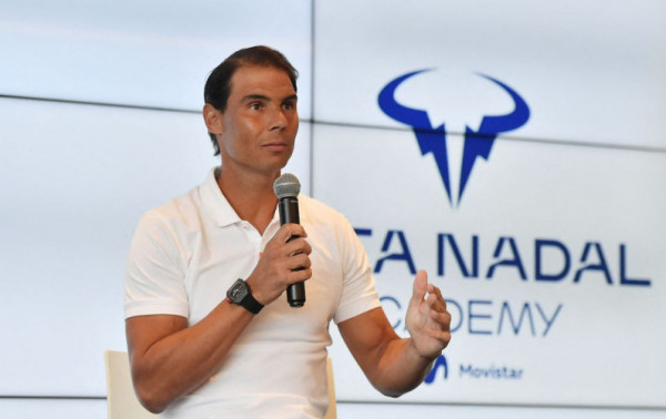 Nadal desiste de Roland Garros por les&atilde;o e avalia se aposentar em 2024