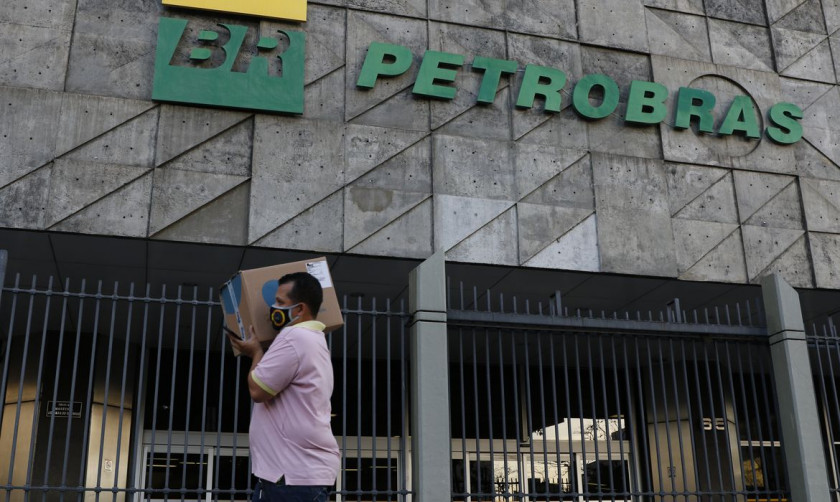 Petrobras reduz pre&ccedil;o do diesel para distribuidoras a partir desta segunda