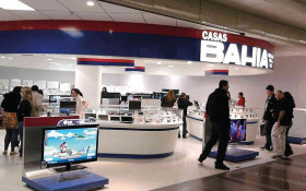 Casas Bahia nega empr&eacute;stimo de R$ 1 bilh&atilde;o e diz que ainda negocia alternativas de financiamento