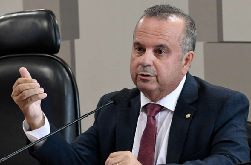 Manifesto de empres&aacute;rios defende PEC que permite diminuir jornada e sal&aacute;rios