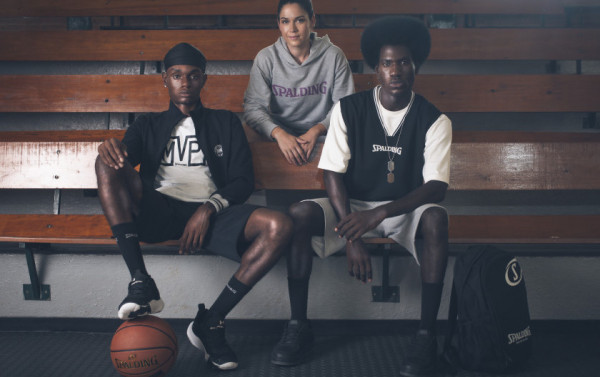 Precursora no basquete, Spalding inova e lan&ccedil;a linha de vestu&aacute;rio