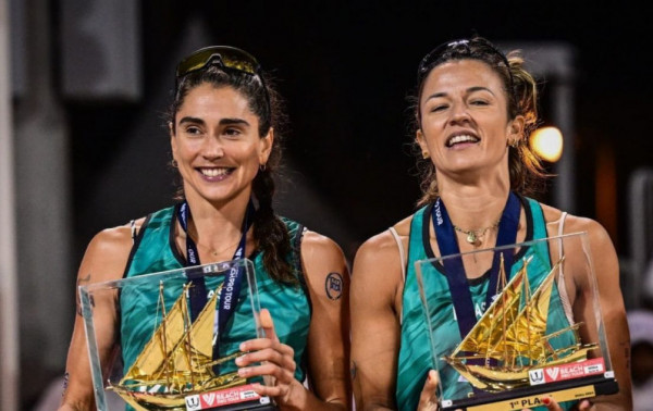 B&aacute;rbara e Carol s&atilde;o campe&atilde;s da etapa de Doha e se aproximam de Paris