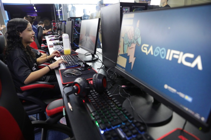 Governo pede investiga&ccedil;&atilde;o de seis jogos por risco de apostas a menores