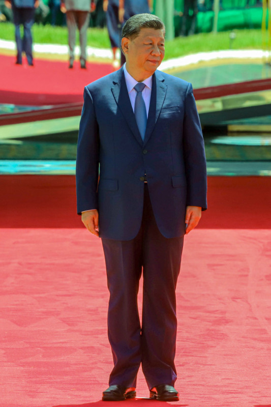 Xi diz a Putin que mundo corre risco de retornar &agrave; 'lei da selva'