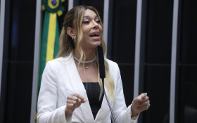 Bets: deputadas querem proibir est&iacute;mulo em TV da Copa