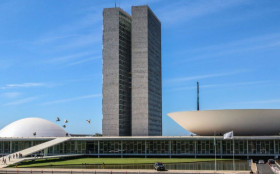 Elei&ccedil;&otilde;es e disputa entre C&acirc;mara e Senado travam pautas no Congresso