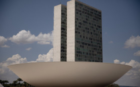 Congresso define relatora de MP que acaba com taxa das blusinhas