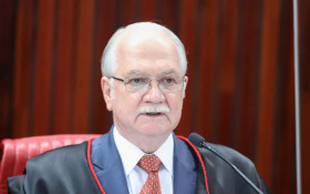 Fachin lan&ccedil;a cartilha sobre sal&aacute;rios e pagamentos extras da magistratura