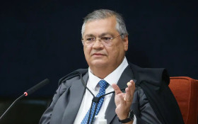 Fl&aacute;vio Dino manda PF investigar poss&iacute;veis crimes em emendas PIX