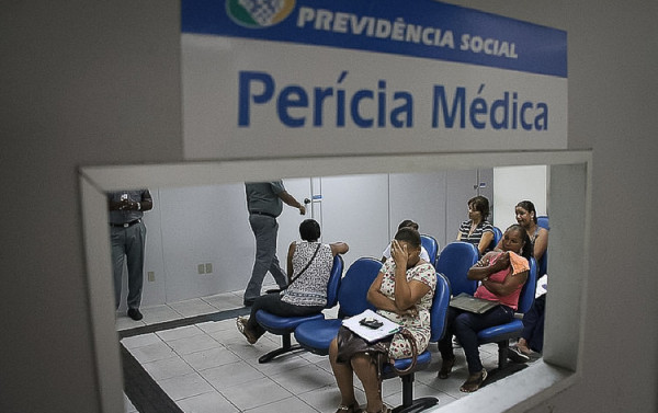 INSS bate recorde e concede 890 mil benef&iacute;cios em um m&ecirc;s