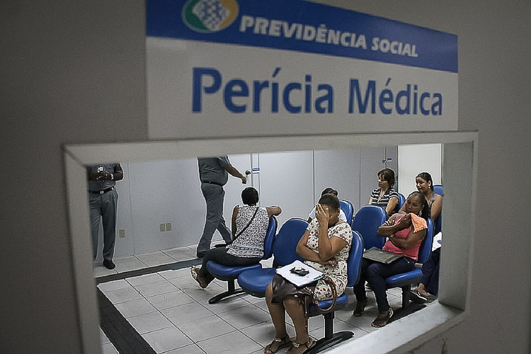 INSS bate recorde e concede 890 mil benef&iacute;cios em um m&ecirc;s