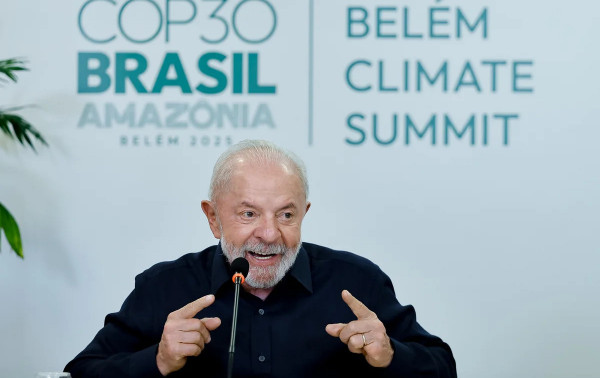 '&Eacute; momento de impor nova derrota aos negacionistas', diz Lula ao abrir COP 30