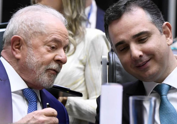Ao PT de MG, Pacheco diz que ainda n&atilde;o desistiu da candidatura