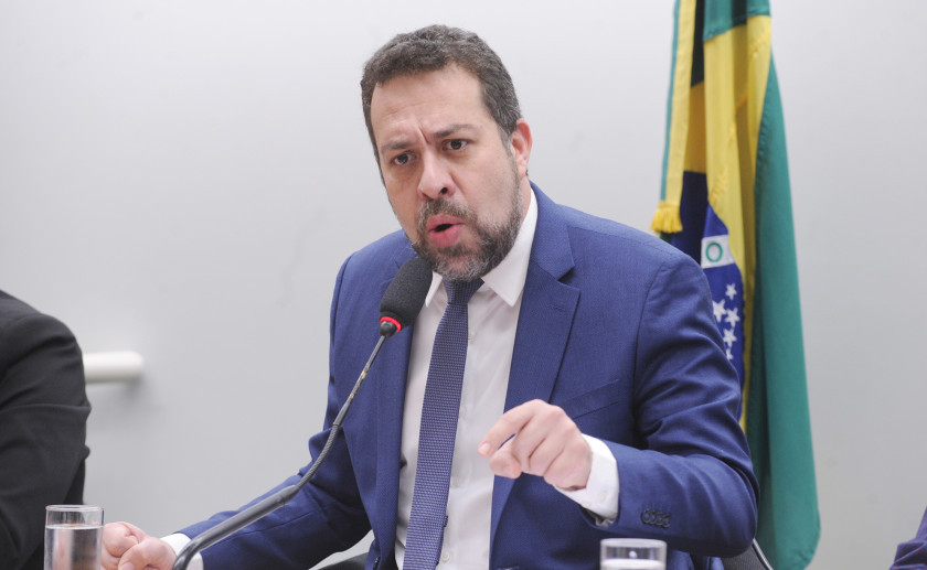 Boulos critica compensa&ccedil;&atilde;o a empresas no fim da escala 6x1