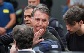 Sil&ecirc;ncio de Bolsonaro prolonga impasse no PL