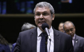 Lindbergh aciona STF para obrigar Congresso a instalar CPI do Master