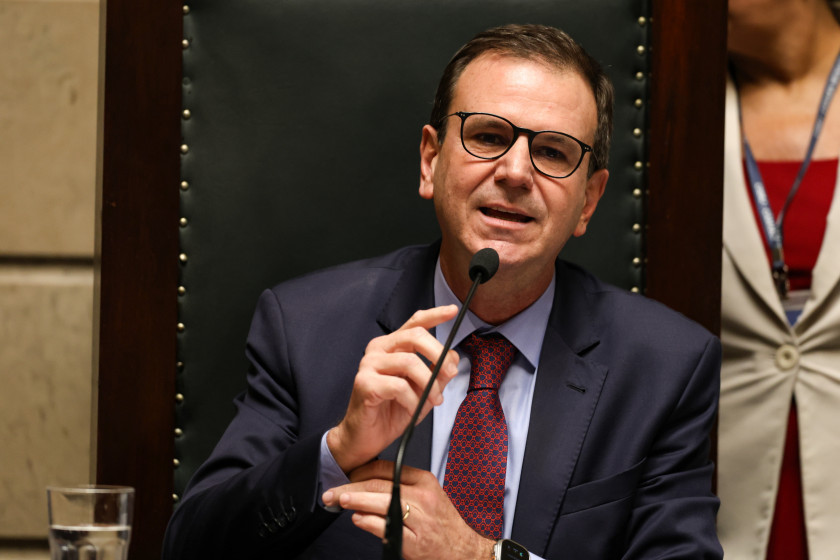 Coluna Magnavita | Corte de Couto cria saia justa para Eduardo Paes