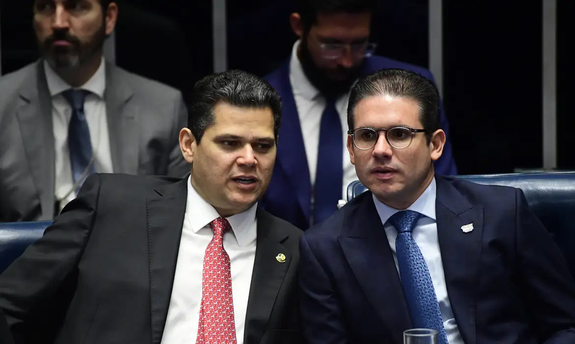 Coluna Magnavita | Um aterro sanit&aacute;rio para acabar com o lama&ccedil;al da pol&iacute;tica em nome da governabilidade