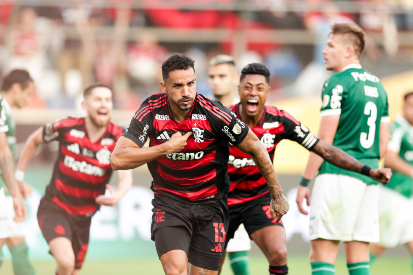 Danilo quer continuar no Flamengo