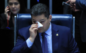 Governo festeja a hora de Davi Alcolumbre mostrar a cara