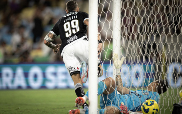 De virada, Vasco larga na frente na Copa do Brasil