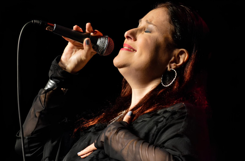 ROTEIRO MUSICAL: Ithamara Koorax em tr&ecirc;s noites no Bottle's Bar