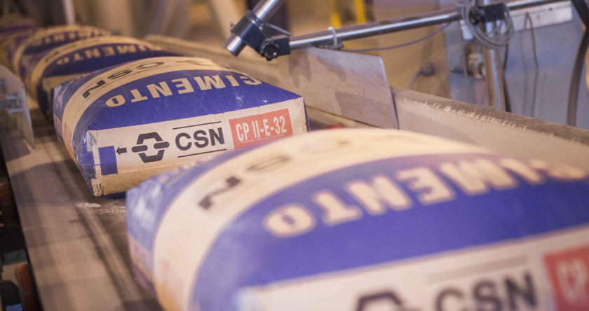 A&ccedil;&otilde;es da CSN derretem na Bolsa ap&oacute;s rebaixamento da Fitch e descren&ccedil;a do mercado