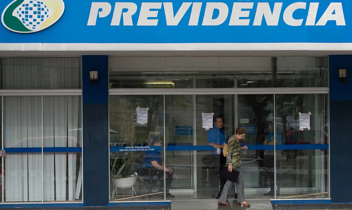 INSS pagar&aacute; 13&ordm; em novembro para quem come&ccedil;ou a receber benef&iacute;cio