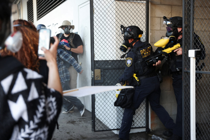Ap&oacute;s novas mortes de imigrantes, ICE ter&aacute; c&acirc;meras corporais