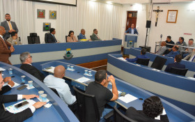 Cotia aprova mudan&ccedil;as no Estatuto e homenagens