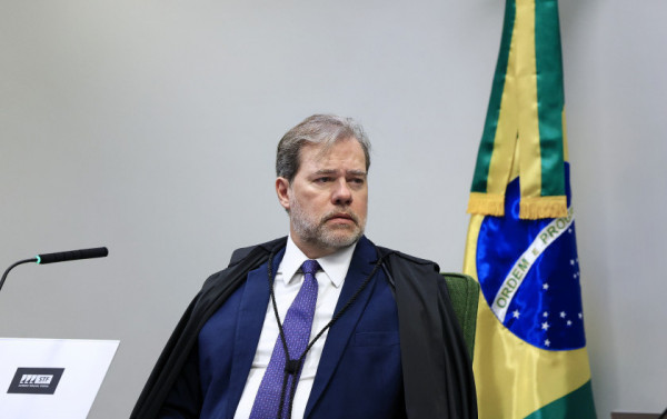 Toffoli barra extradi&ccedil;&atilde;o de iraniana por risco da guerra &agrave; filha brasileira