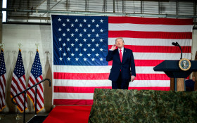 Trump amea&ccedil;a explodir aliado se 'n&atilde;o se comportar'