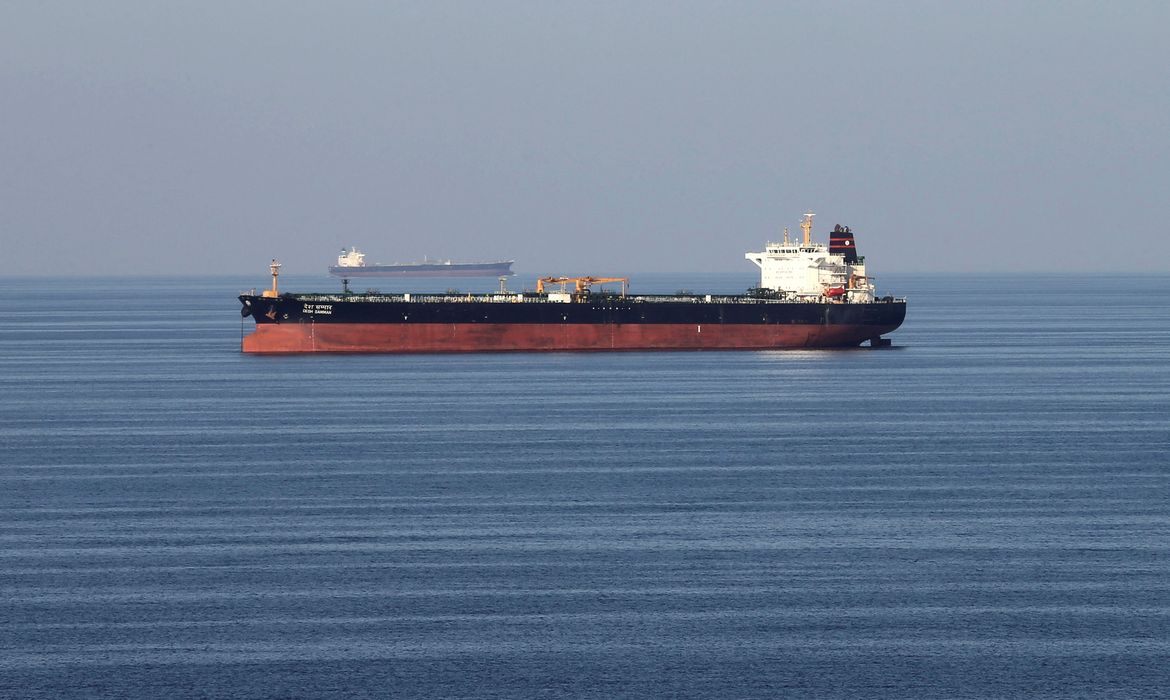 Navios retomam travessia em Ormuz ap&oacute;s opera&ccedil;&atilde;o da ONU