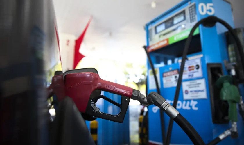 Governo prorroga subs&iacute;dio ao diesel por mais 30 dias e mant&eacute;m valor de R$ 2,12