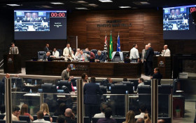 Guarulhos aprova projetos e discute sa&uacute;de mental da GCM