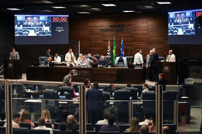 Guarulhos aprova projetos e discute sa&uacute;de mental da GCM