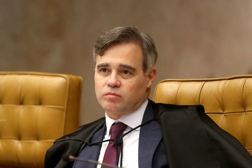 Andr&eacute; Mendon&ccedil;a vinga Jorge Messias e desagrada bolsonaristas