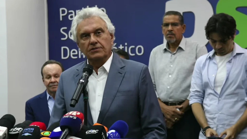 Suspeita sobre Fl&aacute;vio faz Uni&atilde;o falar em Ronaldo Caiado