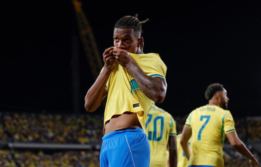 Sele&ccedil;&atilde;o Brasileira tem palestra sobre a arbitragem da Copa