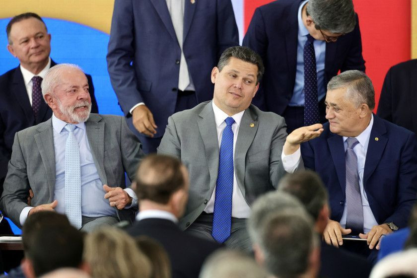 Lula espera um gesto de Alcolumbre para se entenderem