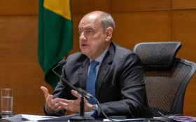 Os limites da faxina de Couto
