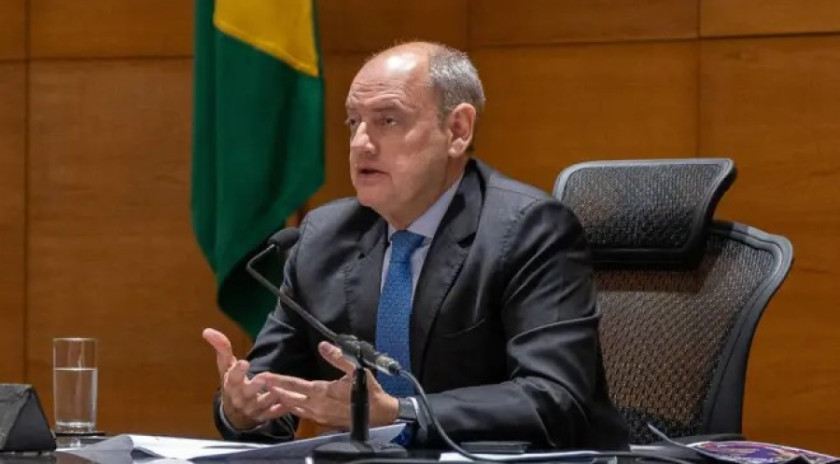 Coletiva cancelada
