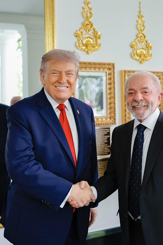 A m&atilde;o pesada de Washington