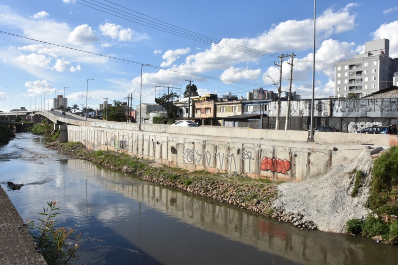 Obras no rio em Santo Andr&eacute;