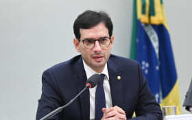 Folga aos domingos: relator prop&otilde;e transi&ccedil;&atilde;o gradual para fim da escala 6x1