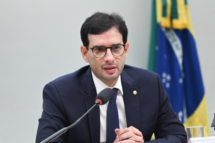 Folga aos domingos: relator prop&otilde;e transi&ccedil;&atilde;o gradual para fim da escala 6x1