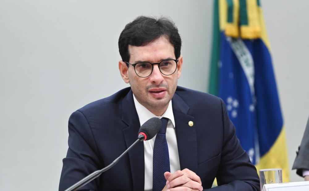 Menos empregos