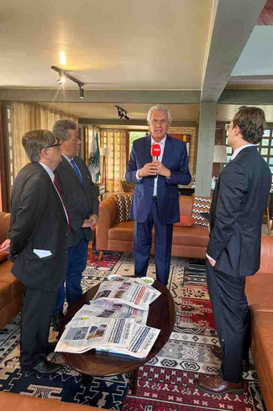 Caiado enfrenta 'pelot&atilde;o de fuzilamento' em entrevista a Paulo Cappelli, Tales Faria e Rudolfo Lago 