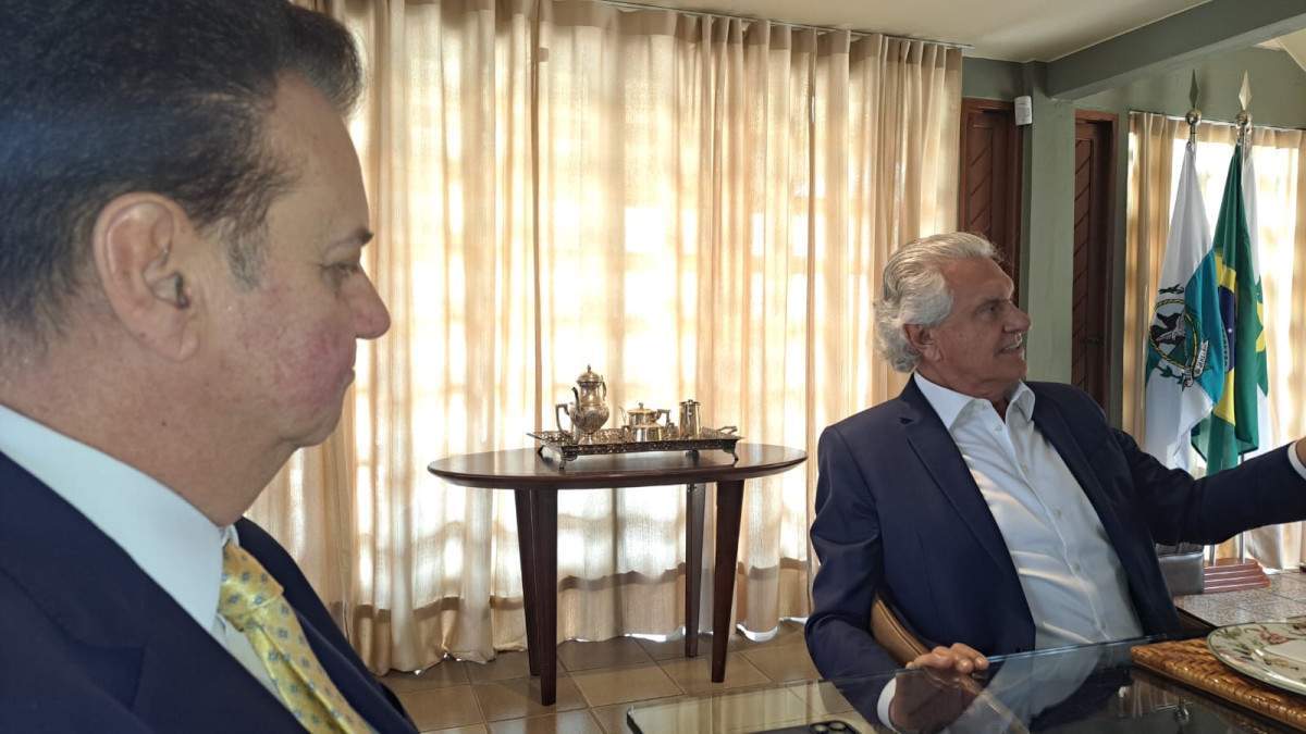Kassab confia: Fl&aacute;vio murcha, Caiado sobe